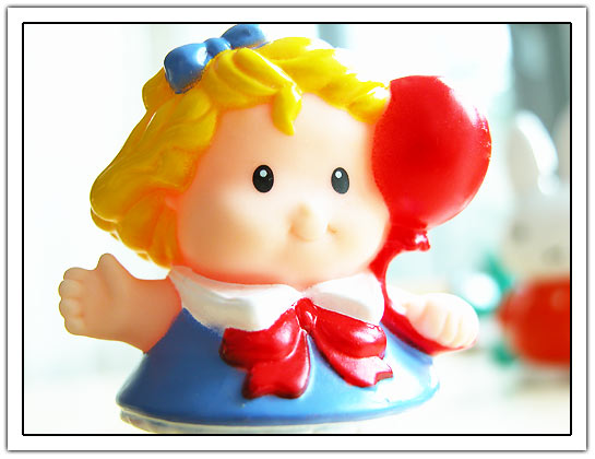 Toy with balloon (38kb)