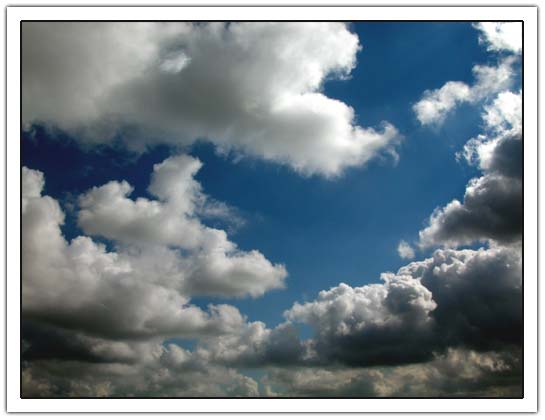 Black and White Clouds (6Kb)