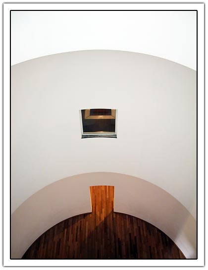 Entrance in internal tower (20kb)