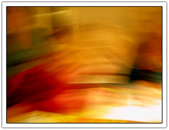 Blurry photo with yellows and reds (33kb)