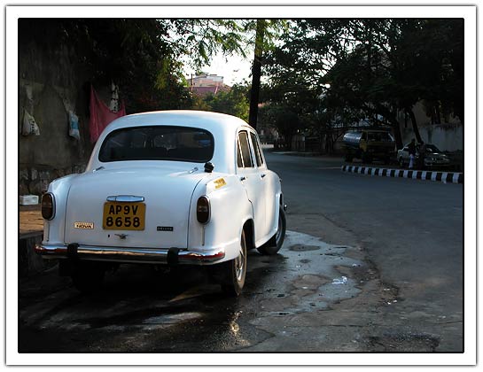 Parked ambasador car (55kb)