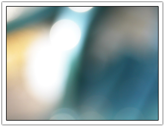 Light reflection in plastic chair (25kb)