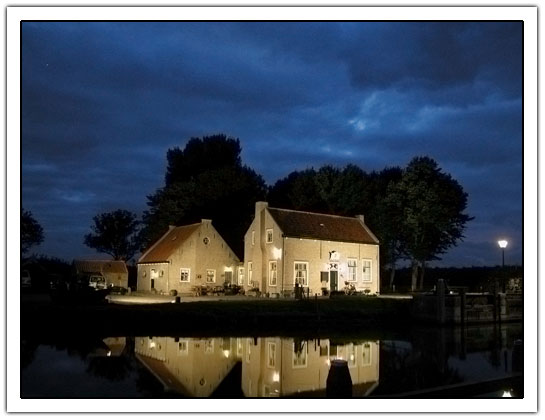 't Sasje - Dirksland - Netherlands(38kb)